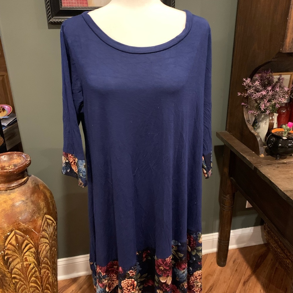 Blue 2XL dress with mid length sleeves